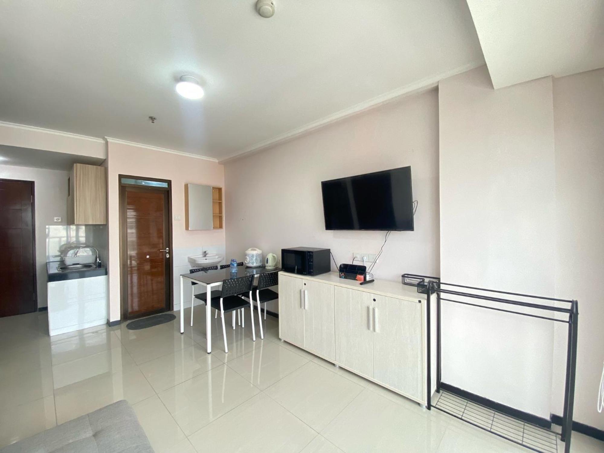 Comfy 2br At Gateway Pasteur Near Pasteur Exit Toll By Travelio * Bandung