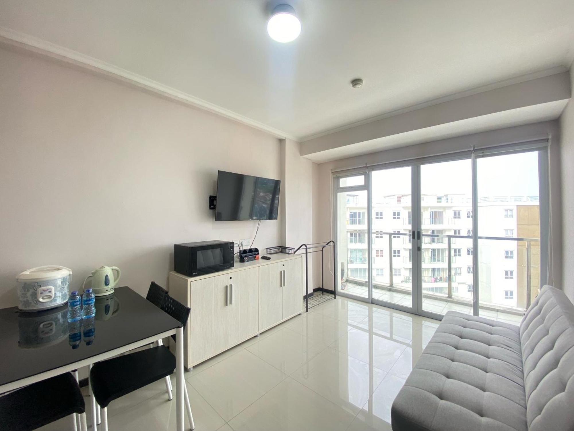 Comfy 2br At Gateway Pasteur Near Pasteur Exit Toll By Travelio Bandung